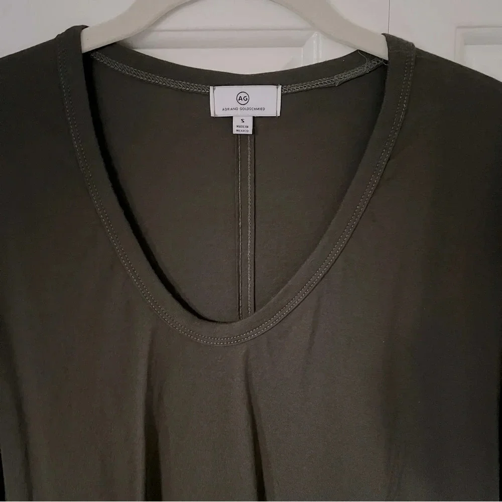 AG Relaxed U Neck T-shirt in Olive Green, Size Small